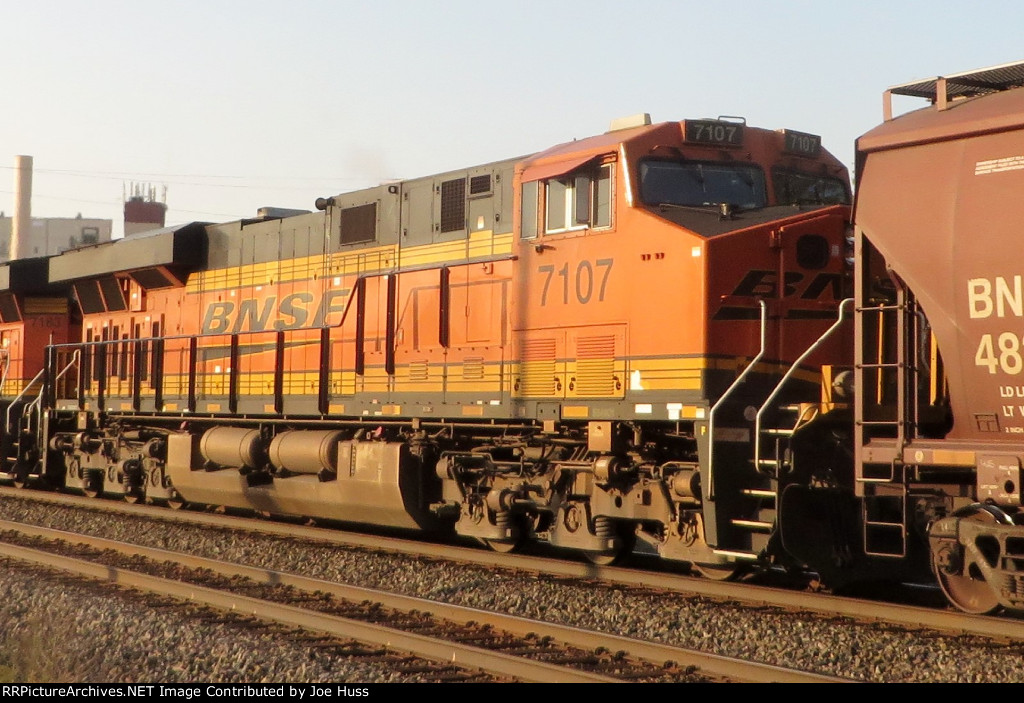 BNSF 7107